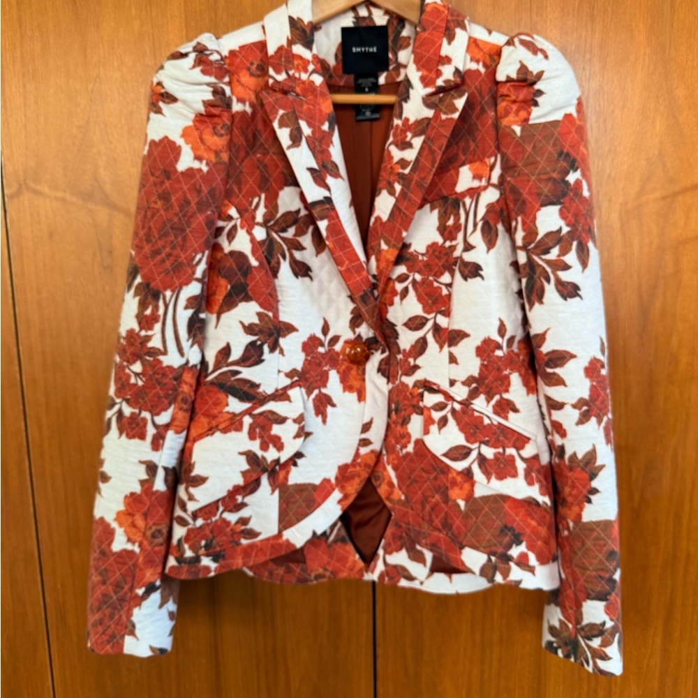 Smythe Women's Red and White Floral Blazer